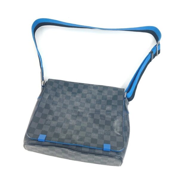 LOUIS VUITTON N42420 Damier Graphite District PM Messenger Shoulder Bag - Picture 3 of 12